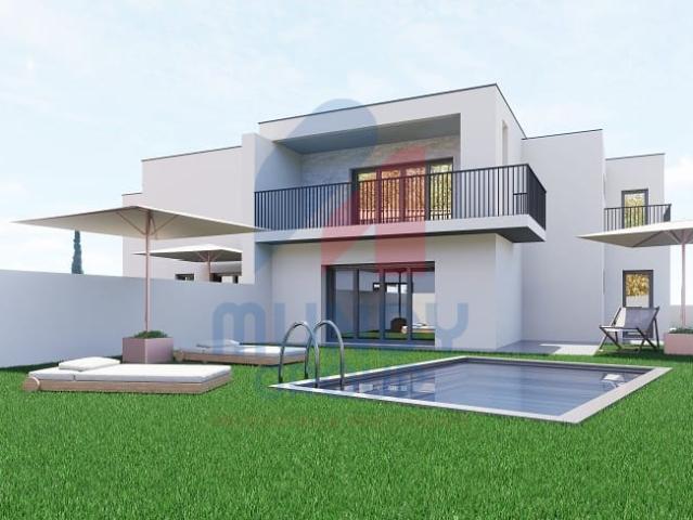 MORADIA BI FAMILIAR T3 COM PISCINA