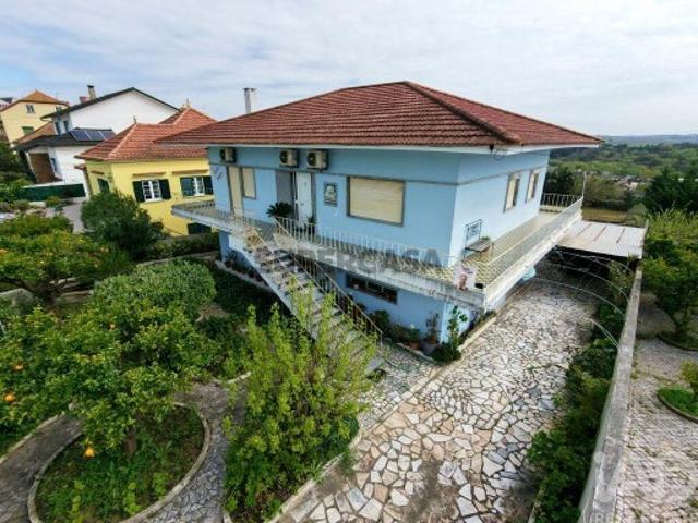 Moradia bi familiar T3 em Cadaval e Pêro Moniz de 108 m²