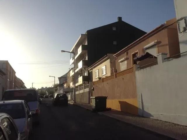 Moradia Bifamiliar com Anexo lote terreno 518m2, Vialonga, Vila Franca de Xira