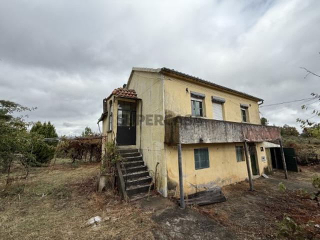 Moradia Bifamiliar com terreno