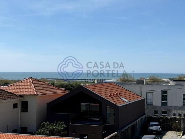 Moradia Bifamiliar, em Azurar, Vila do Conde 183m² Azurara