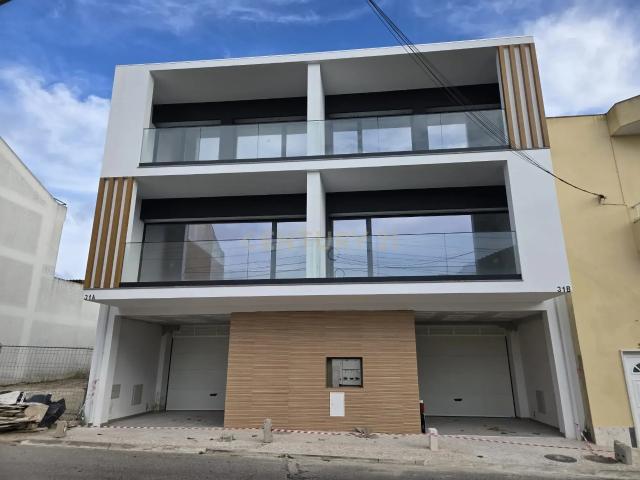 Moradia geminada T3 Moderna em Construção com Terraço Amplo e Garagem para 5 viaturas