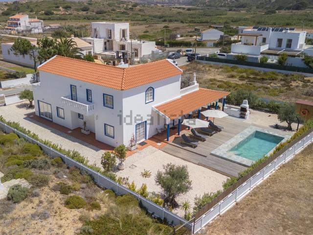 Moradia, Bordeira