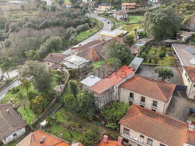 Moradia, Bouro Santa Maria