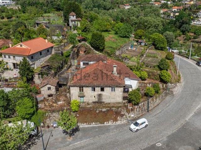 Moradia, Bouro Santa Maria