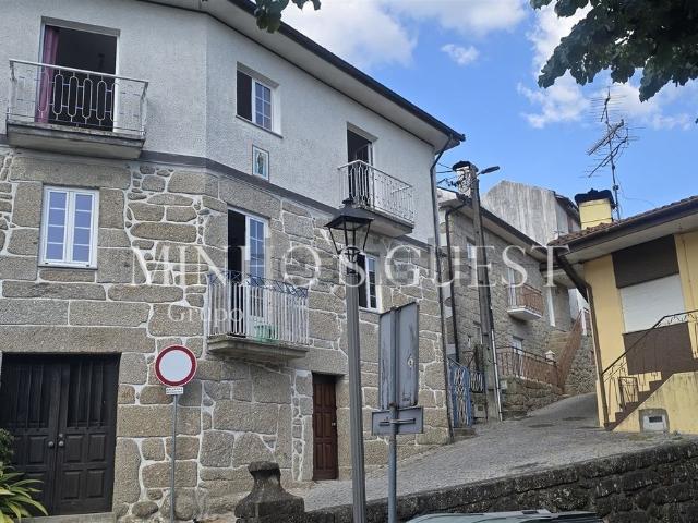 Moradia, Bouro Santa Maria