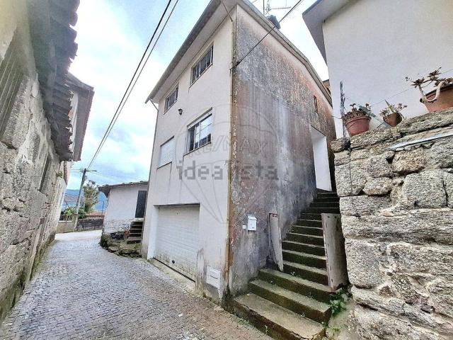 Moradia, Bouro Santa Maria