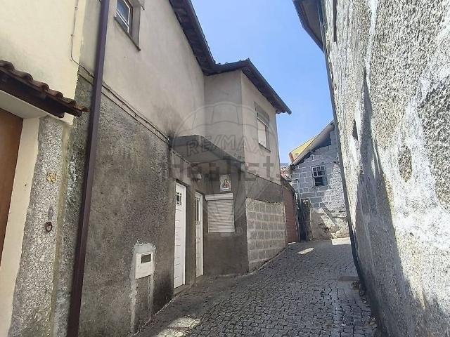 Moradia, Bouro Santa Maria