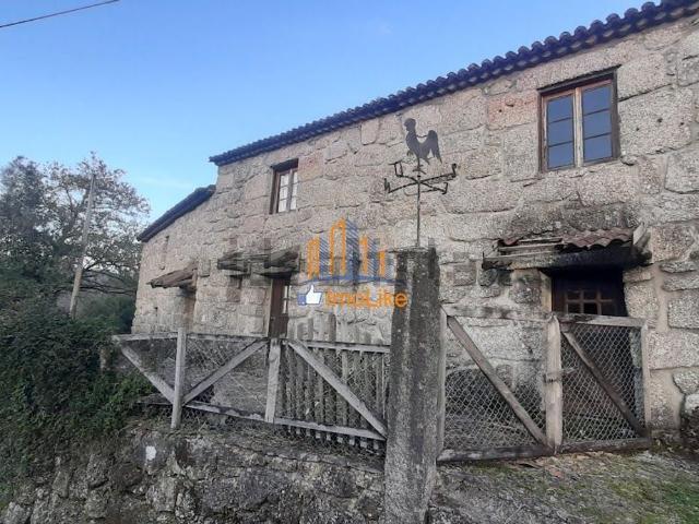 Moradia, Bouro Santa Maria