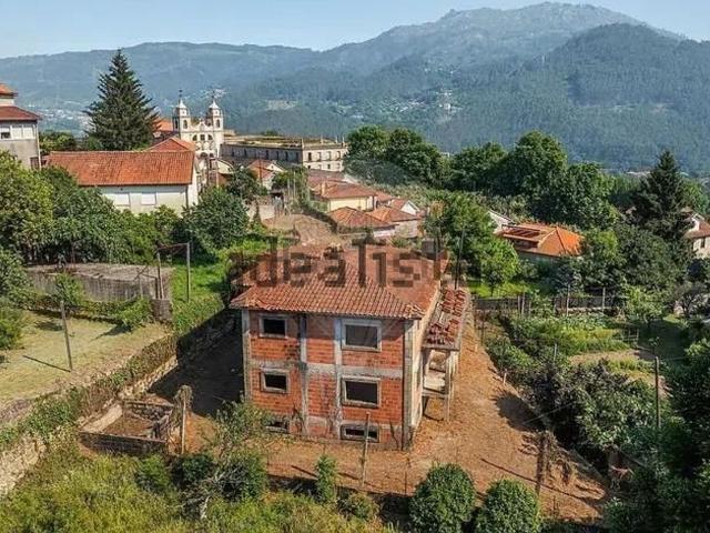 Moradia, Bouro Santa Maria