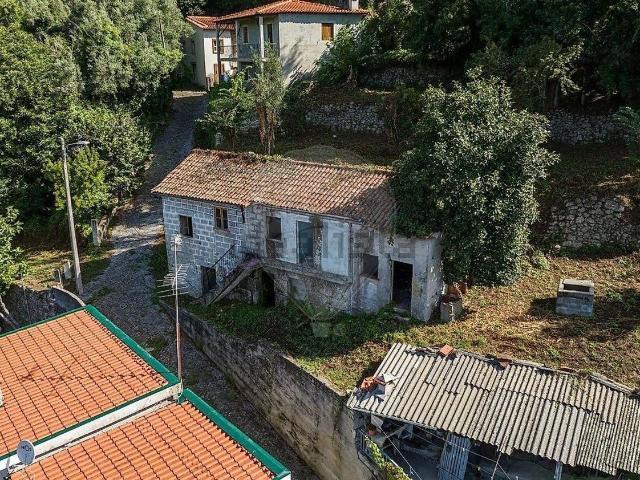 Moradia, Bouro Santa Marta