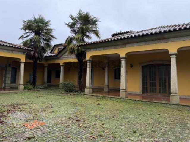 Moradia brasonada T5 inserida em terreno de 18.440m² com Piscina Meinedo, Lousada