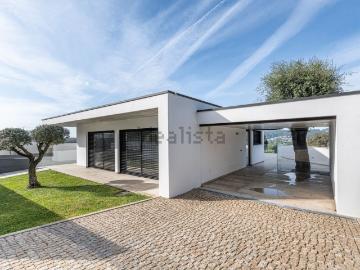 Casa à venda em Guimarães - Piscina