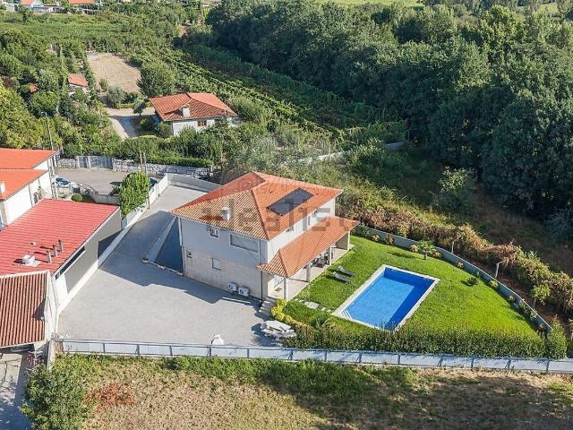 Moradia, Briteiros Santo Estêvão e Donim