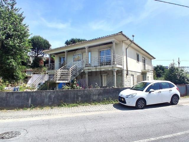 Moradia, Brito