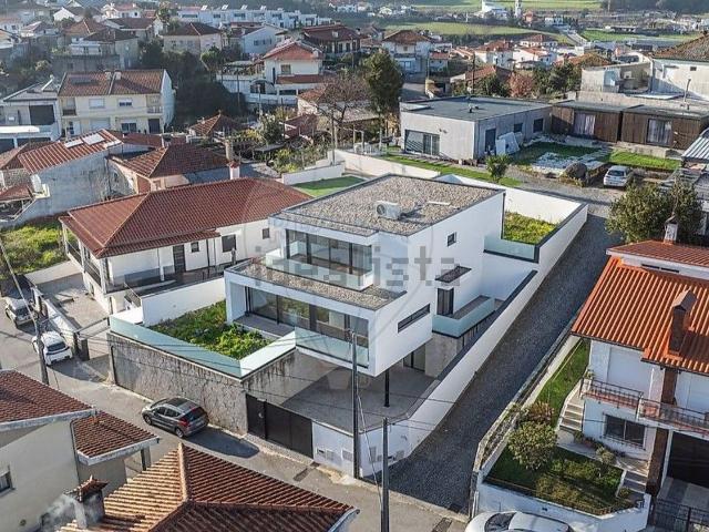 Moradia, Brufe