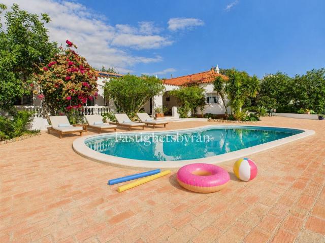Moradia c/ anexo e piscina e vista Bem vindo a uma casa únic. 204m² São Bento do Cortiço e de Santo Estevão