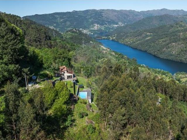 Moradia c/ Piscina em AL Gerês