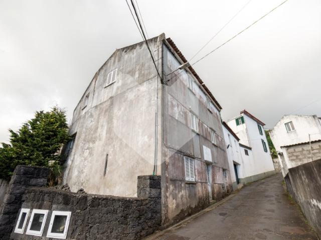 MORADIA C/ PROJECTO APROVADO VISTA MAR SANTO ANTÓNIO PONTA DELGADA T5