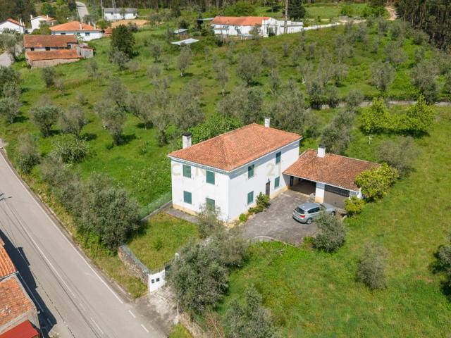 Moradia c/ Terreno e Garagem na Chapinheira