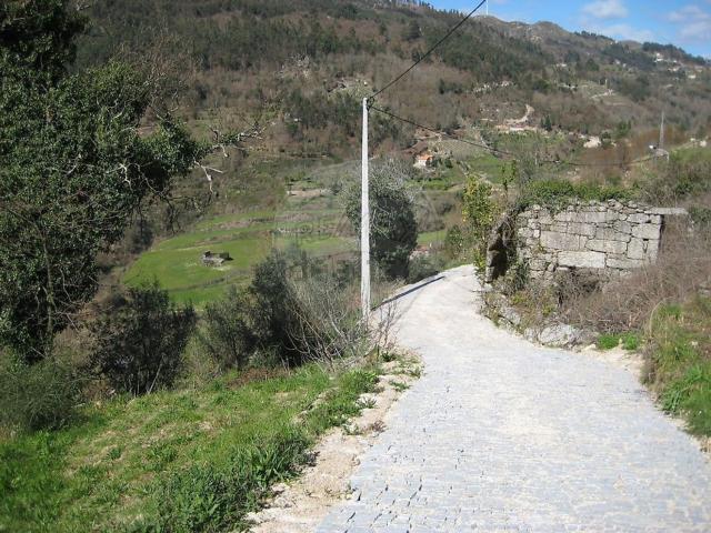 Moradia, Caçarilhe e Infesta