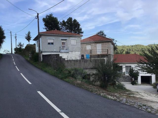 Moradia, Caçarilhe e Infesta