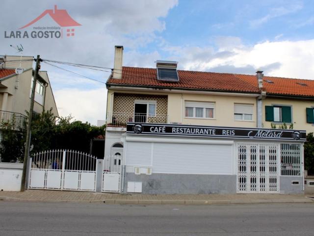 Moradia + Café/Restaurante para venda em Macedo de Cavaleiros