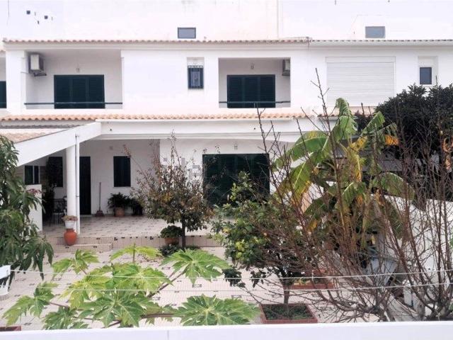 Moradia, Caliços, Albufeira e Olhos de Água