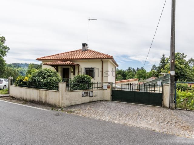 Moradia, Calvos e Frades