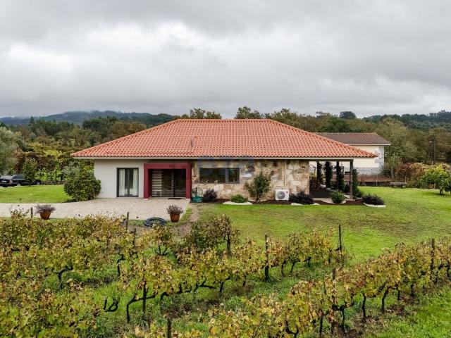 Moradia, Calvos e Frades