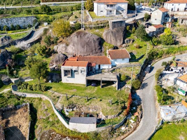 Moradia, Calvos e Frades