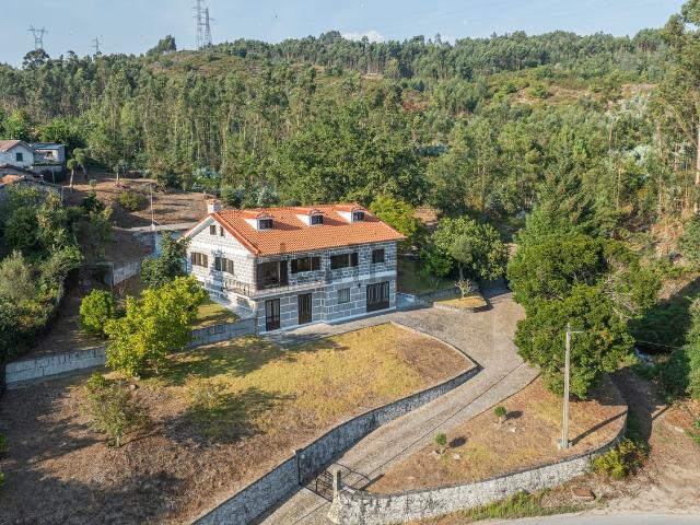 Moradia, Calvos e Frades