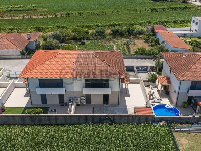 Moradia, Campo e Tamel São Pedro Fins