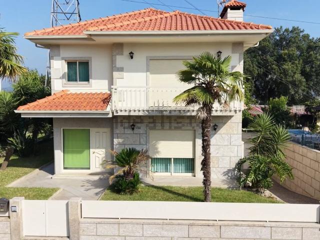 Moradia, Campos e Louredo