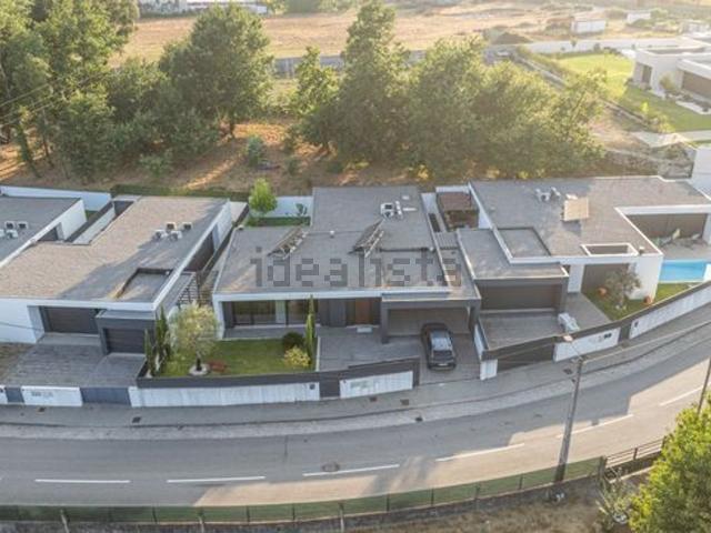 Moradia, Campos e Louredo
