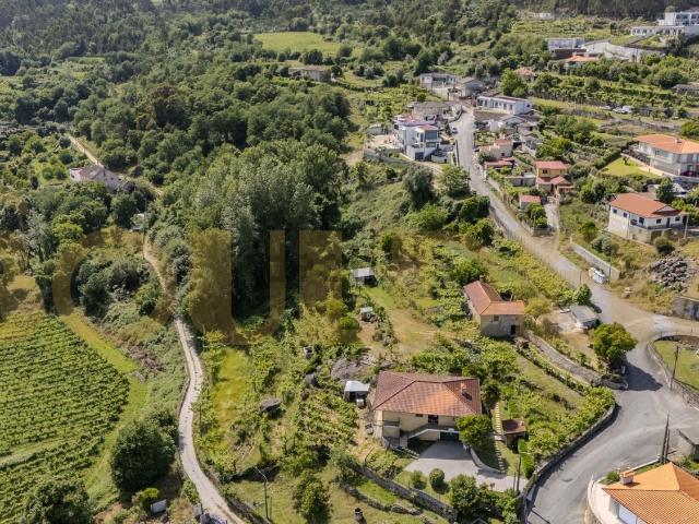 Moradia, Campos e Louredo