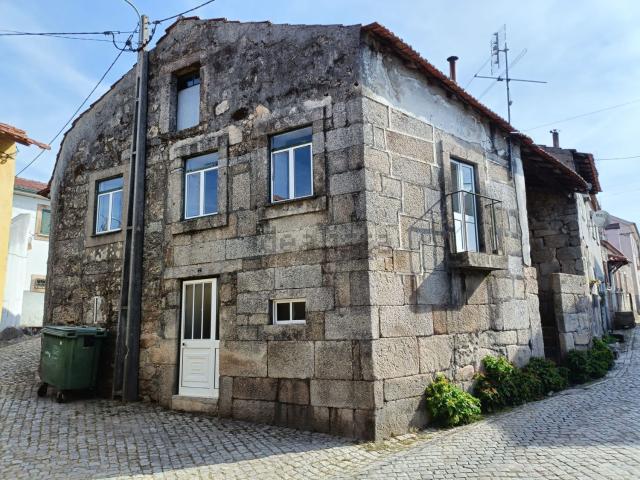 Moradia, Canas de Senhorim