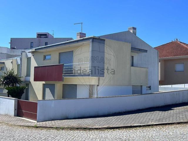 Moradia, Canedo