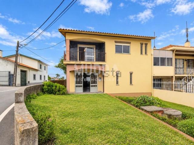 Moradia, Canelas e Fermelã