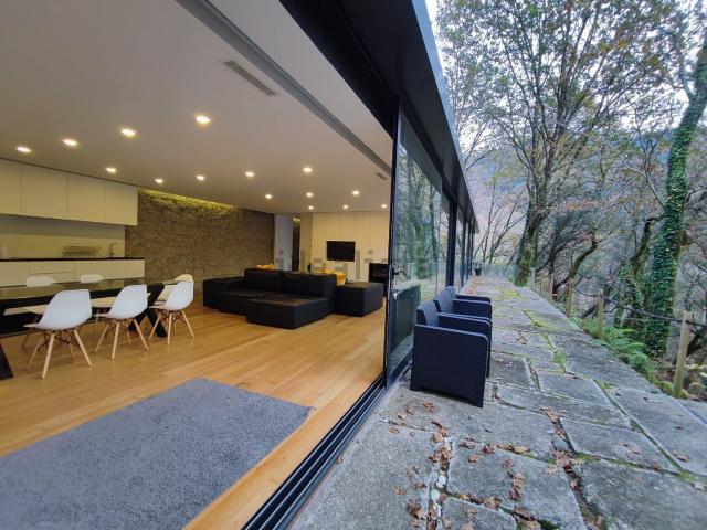 Moradia, Caniçada e Soengas