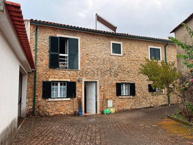 Moradia, Casais e Alviobeira