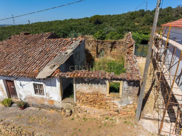 Moradia, Casais e Alviobeira