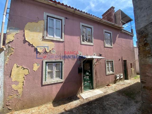 Moradia, Casais e Alviobeira