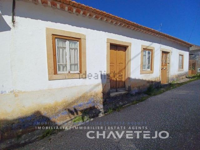 Moradia, Casais e Alviobeira