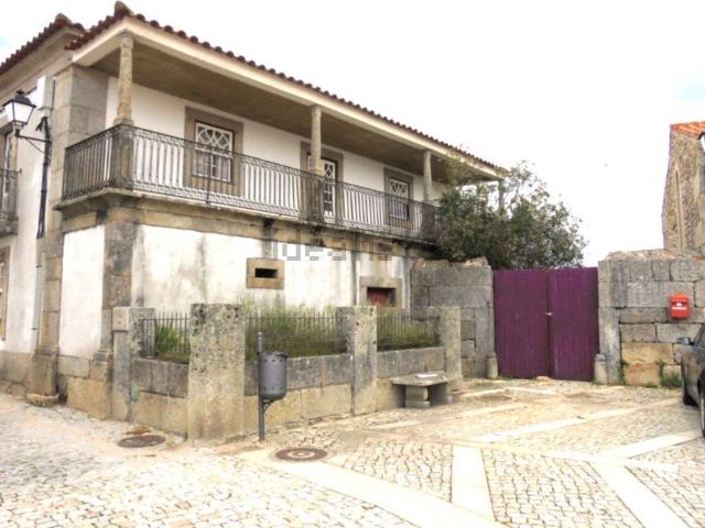 Moradia, Castelo Bom