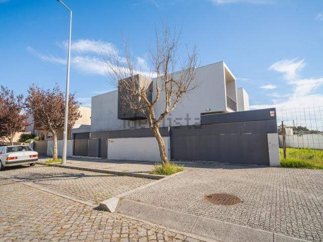 Moradia, Castêlo da Maia
