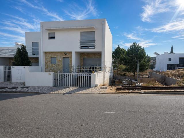 Moradia, Castelo Sesimbra