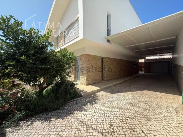 Moradia, Caparica e Trafaria