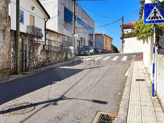 Moradia, Carregais São Miguel, São Cosme Valbom Jovim