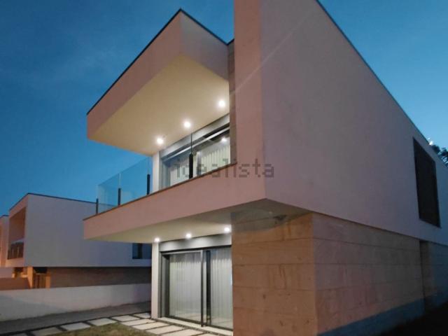 Moradia, Carreira e Fonte Coberta